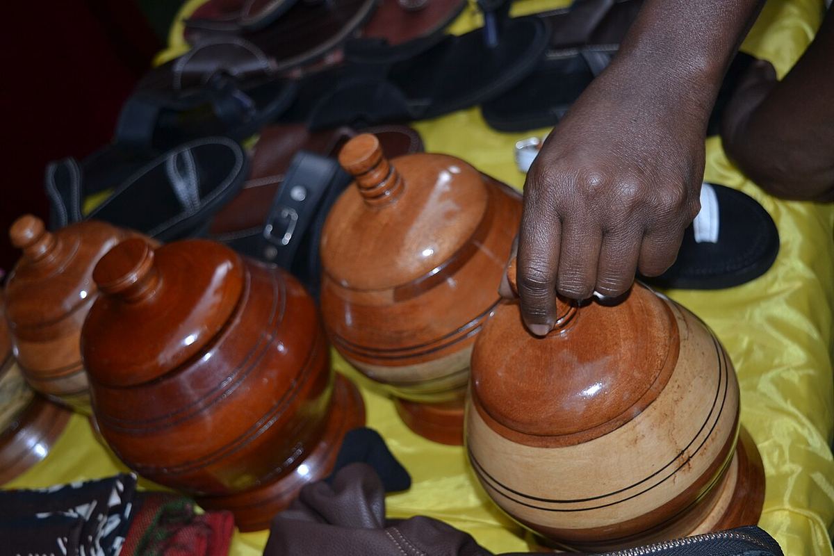 Miniatura: Hand craft Sugarbowls made out of clay by Luzira Prison inmates